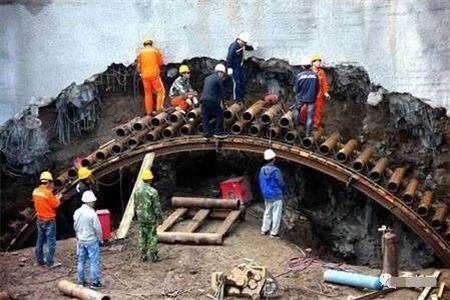 潜江隧道钢花管支护案例